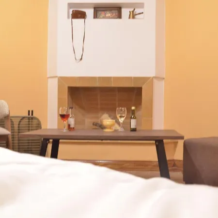 Dimitra's 3* Gefira Mpania