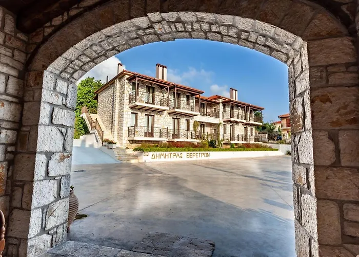 Dimitra's 3* Gefira Mpania